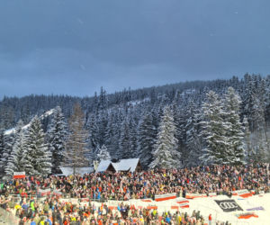 Kibice w Zakopanem nie zawiedli. Tłumy pod Wielką Krokwią 