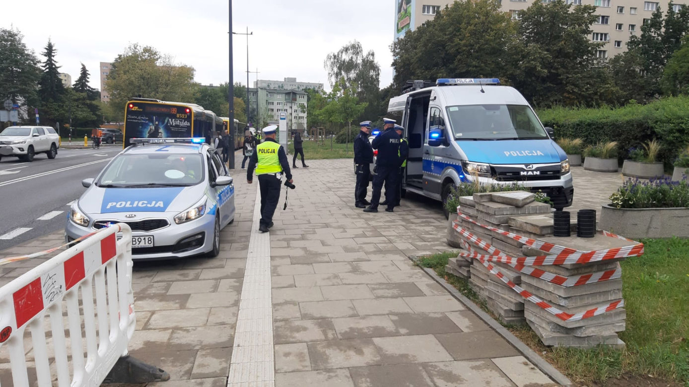 Ranni policjanci! Miejski autobus huknął w radiowóz