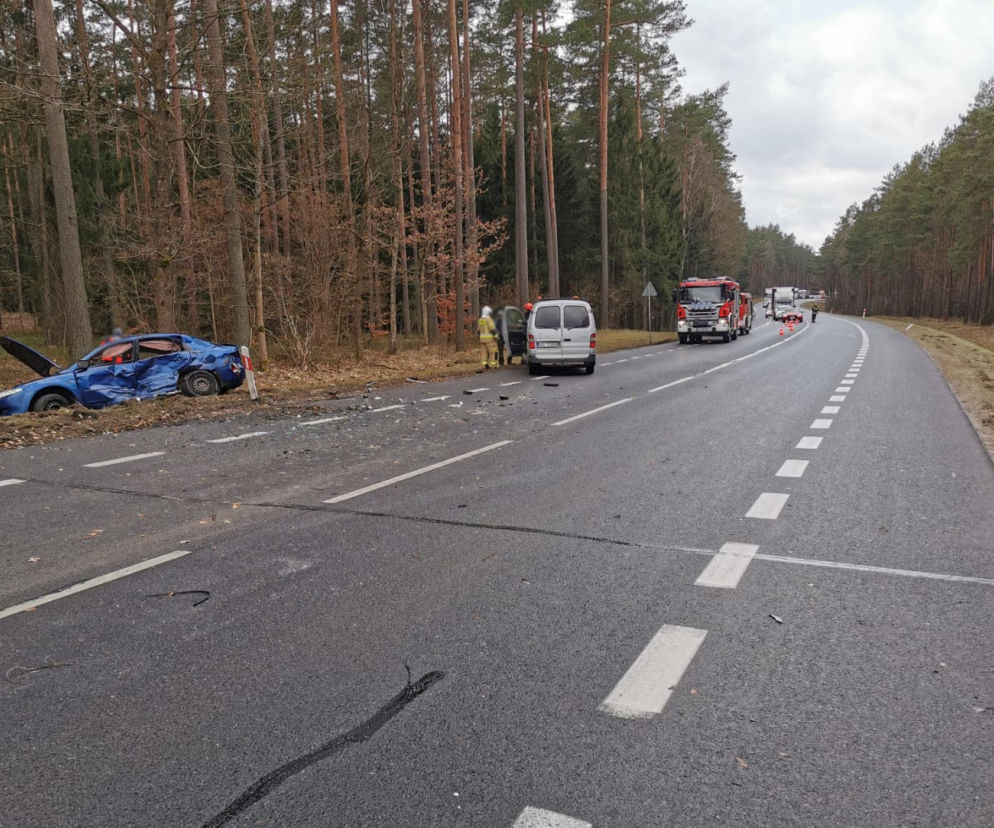 Wypadek na DK 16. Dwie osoby ranne. Trasa Olsztyn - Gietrzwałd zablokowana! [FOTO]