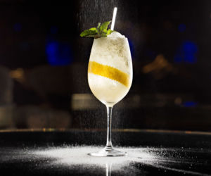 Mocktail cytrynowy: przepis na bezalkoholowy French 75