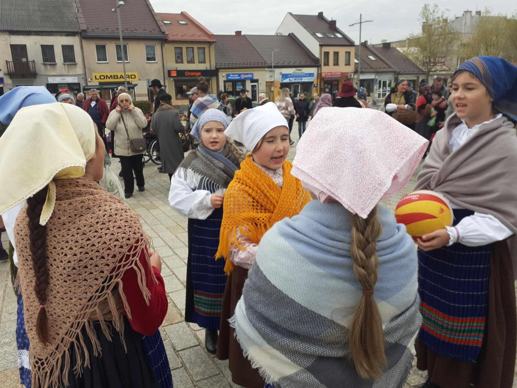 Polsko - żydowskie wesele na starachowickim Rynku - „Wierzbnickie meżaliany”