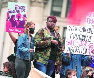 Demokraci chcą fundować aborcję przyjezdnym