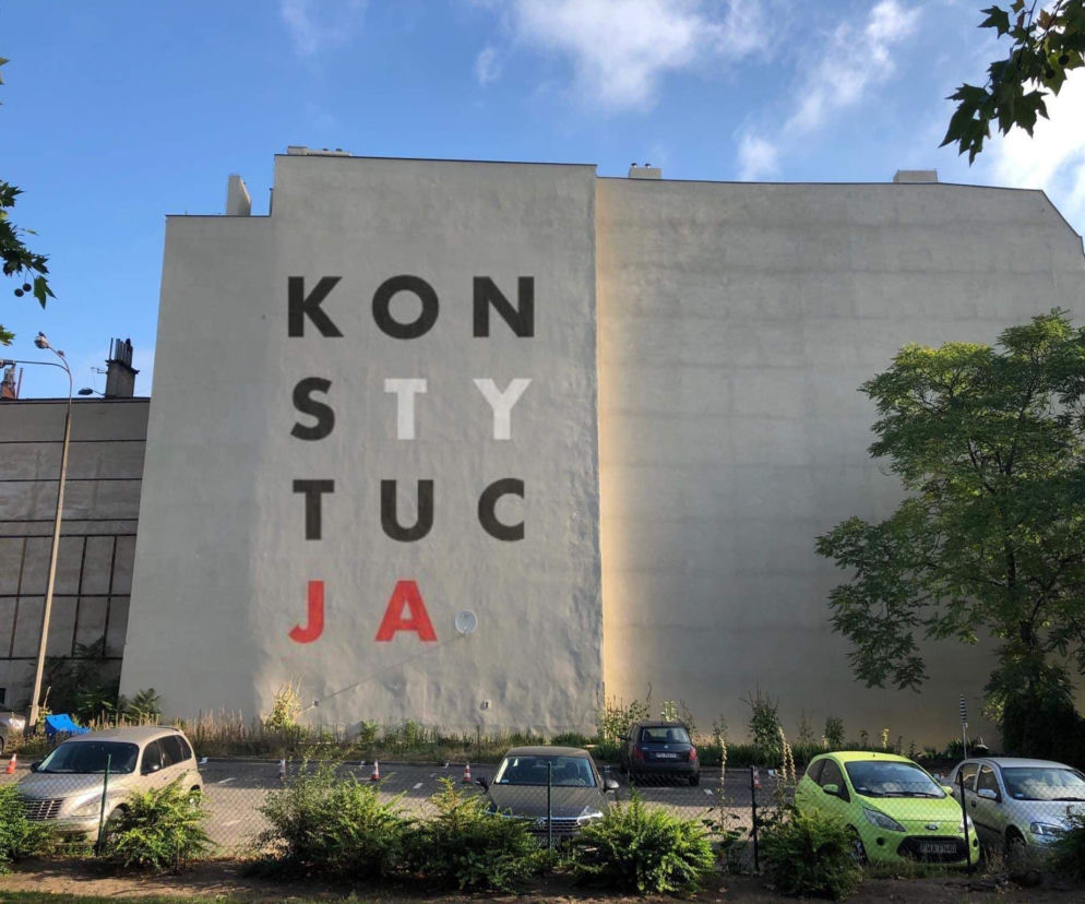 Wizualizacja muralu z napisem KONSTYTUCJA w centrum Poznania