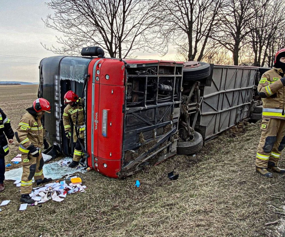 Kolonia Siedliszczki. Wypadek ukraińskiego autokaru. Przewoził uchodźców do Warszawy! 