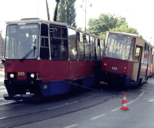 Zderzenie dwóch tramwajów w centrum Bydgoszczy! [ZDJĘCIA]