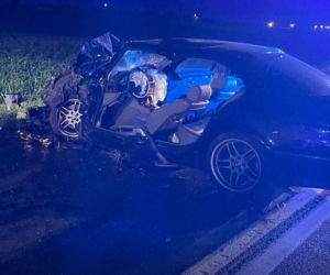 Poważny wypadek pod Płockiem. Bus przewrócił się na bok, sześć osób trafiło do szpitala