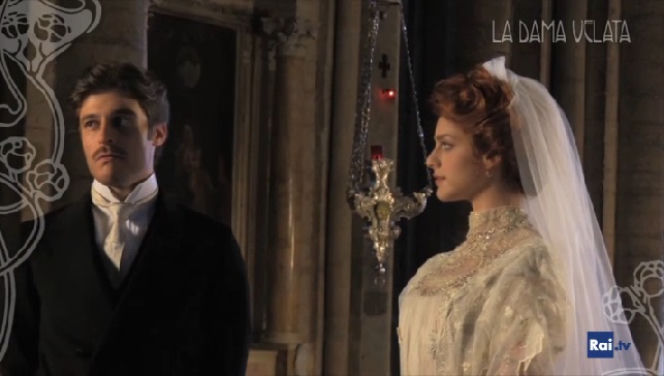 Dama w czarnym welonie. Clara (Miriam Leone), Guido (Lino Guanciale)