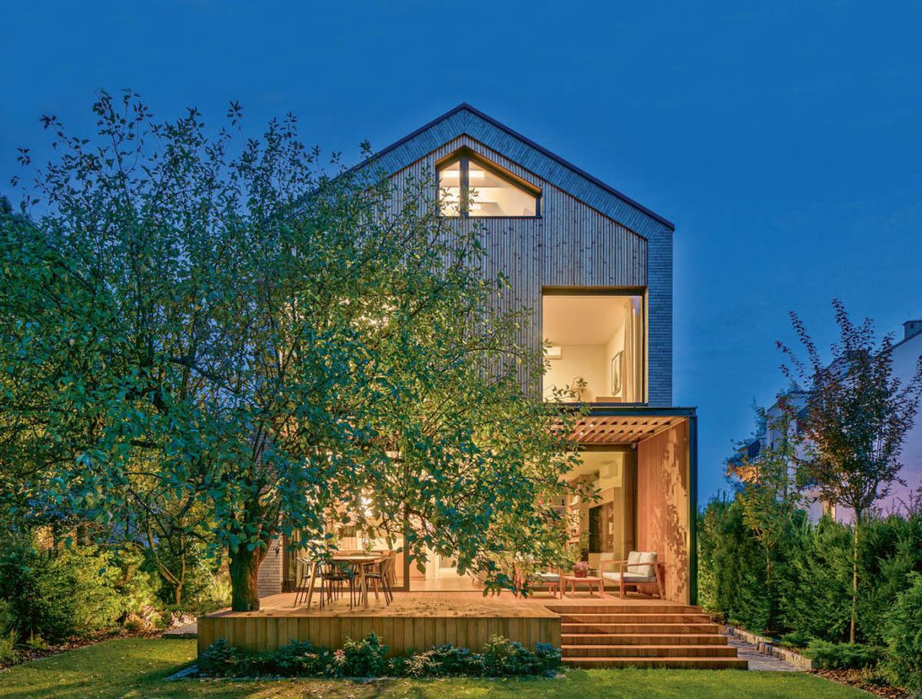 Dom z Jabłonią. Zobacz zdjęcia bryły i wnętrz