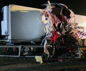 Groźny wypadek dwóch ciężarówek na A2 koło Poznania. Został z nich złom 