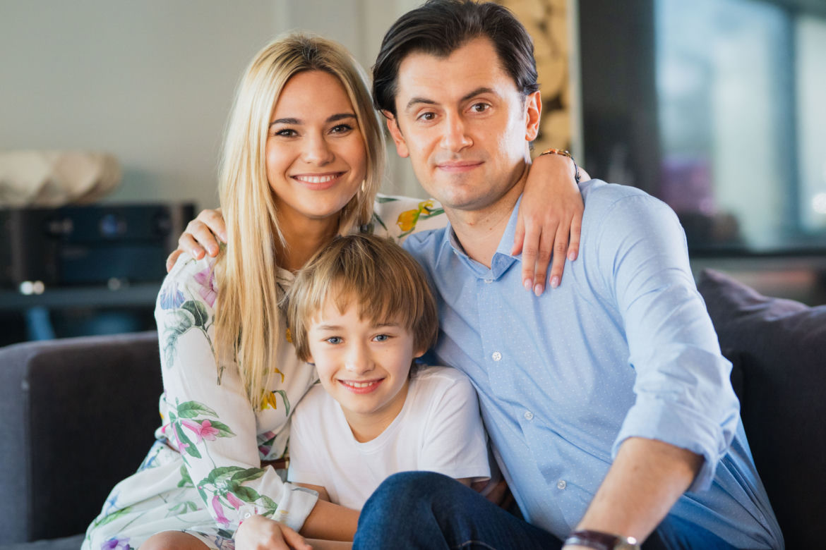 Zawsze warto. Aśka (Joanna Kuberska), Rafał (Bartłomiej Kotschedoff) , Antek (Stefan Wójcik)