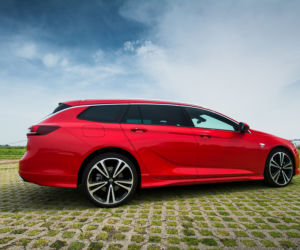 Opel Insignia Sports Tourer OPC Line 2.0 Turbo 260 KM AWD AT