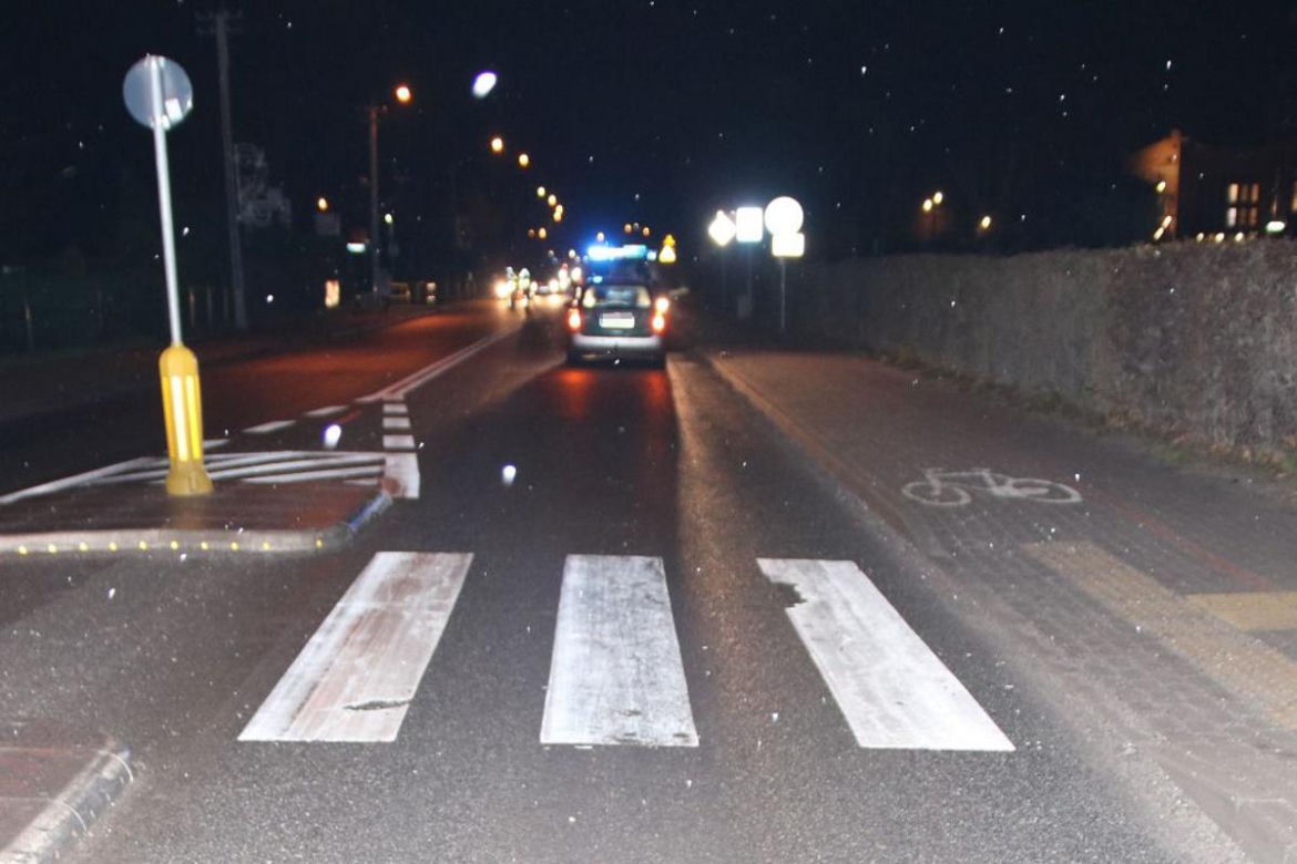 Osobówka huknęła w 64-letnią pieszą! Kobieta nie przeżyła [ZDJĘCIA]