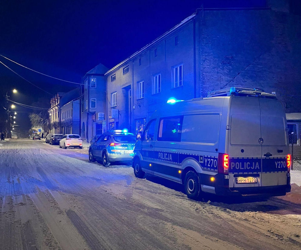 Pijany 37-latek wiózł pijaną parę z maleńkim dzieckiem! „Dziecko z objawami wyziębienia”