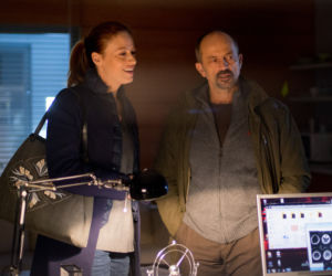Lekarze 4 sezon odcinek 13 (odc. 52). Leon Jasiński (Jacek Koman), Alicja (Magdalena Różczka)