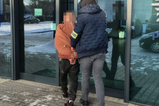 Był poszukiwany. Nie do wiary gdzie schował się przed policją!