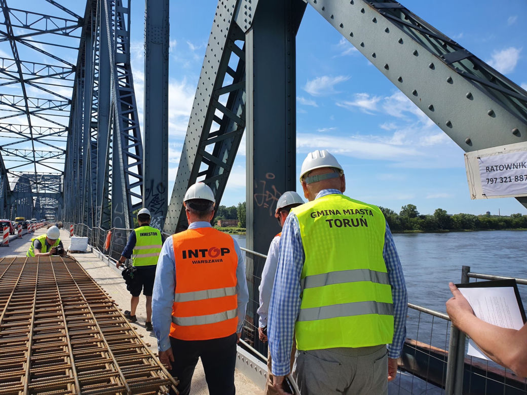 Remont mostu im. Józefa Piłsudskiego. Tak wyglądają prace z różnych perspektyw