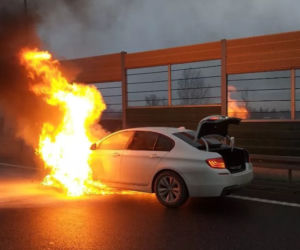 Płonące BMW 520d xDrive