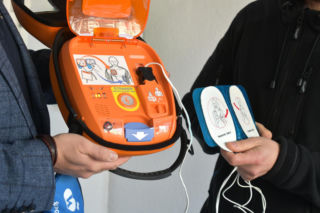 Piła z kolejnymi AED! 14 nowych urządzeń pojawiło się w całym mieście