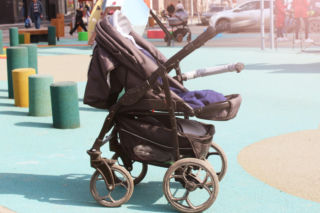 Wózek po zimie nie wygląda dobrze? Tą część wyczyść jako pierwszą, bo to siedlisko zarazków