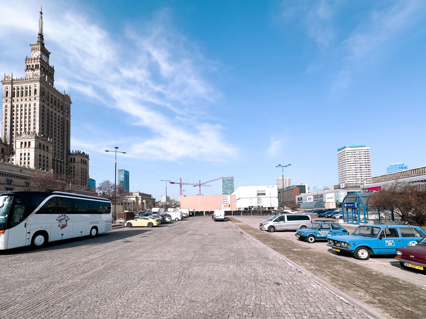 Unboxing Amazon - reklamowy pawilon na Placu Centralnym w Warszawie