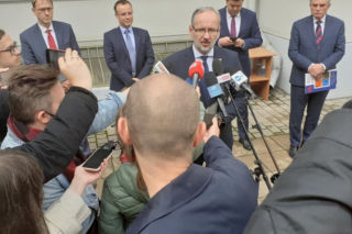 COVID-19 uderzy jesienią? Eksperci prognozują i zalecają nowe szczepienia