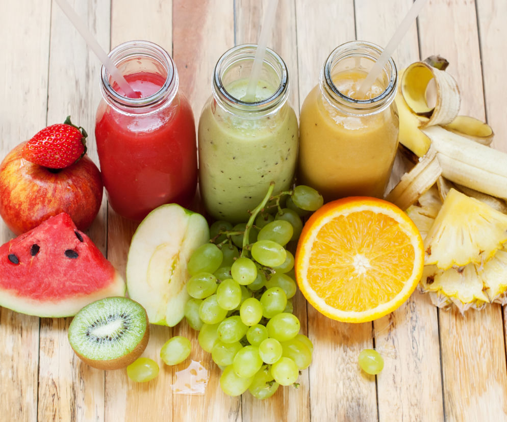 orzezwiajacy-napoj-na-wiosne-smoothie-z-mango-banana-i-pomaranczy.jpg