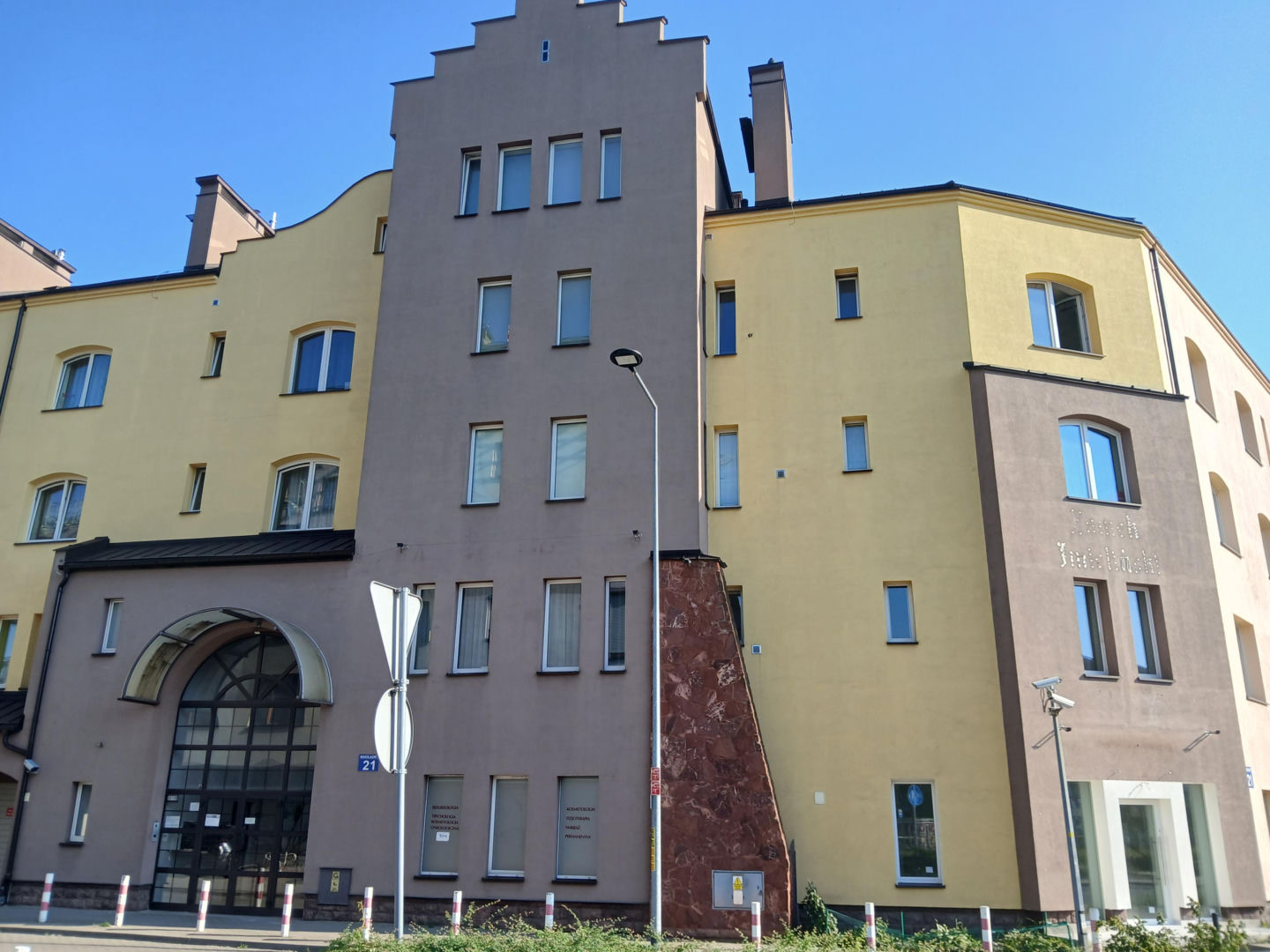 Blok Zamek Imieliński przy ul. Makolągwy w Warszawie