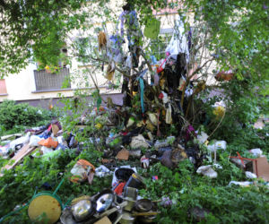 Koszalin: Pożar mieszkania. Kobieta wyskoczyła z  balkonu na drugim piętrze