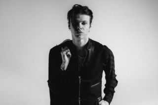 Yungblud złamał nogę w wypadku motocyklowym! Wokalista nie odwołał jednak koncertów