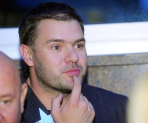 Tomasz Karolak na archiwalnych zdjęciach. Tak wyglądał na początku kariery