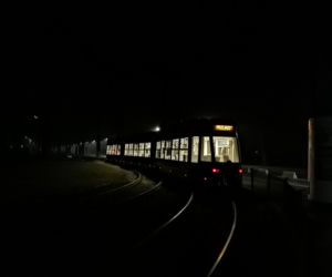 Nocne testy nowego tramwaju w Krakowie
