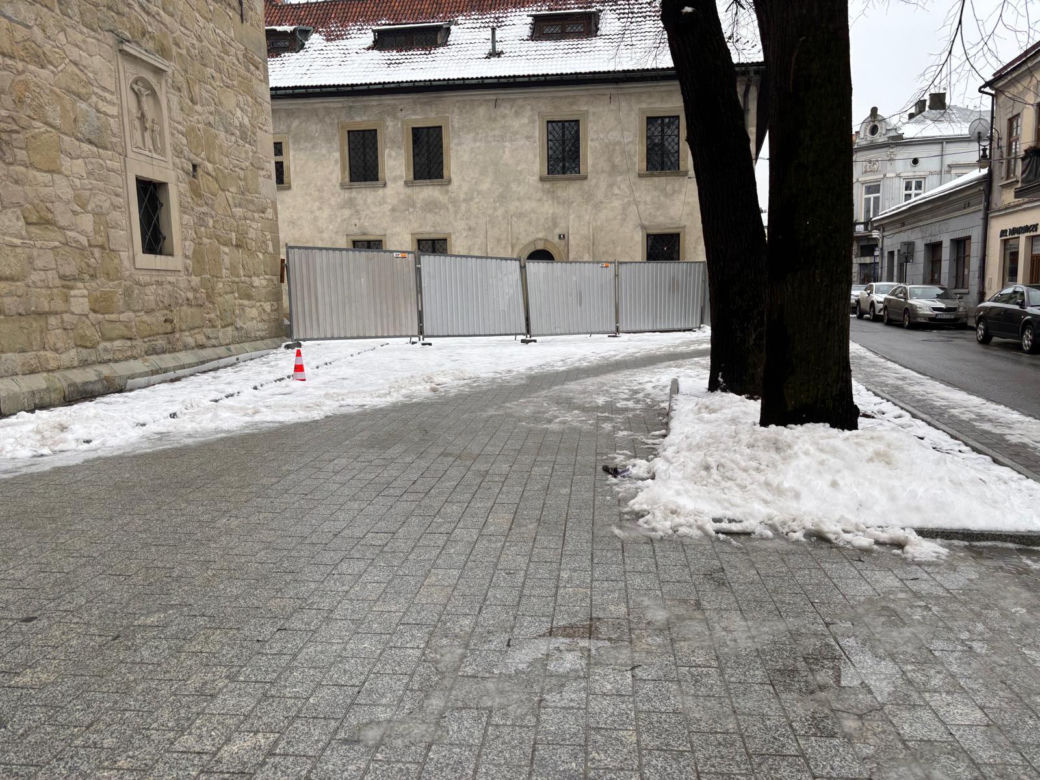 Kostka brukowa przed bazylika św. Małgorzaty 