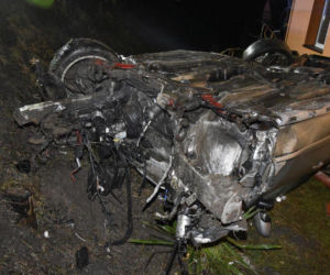 Samochód rozbity w drobny mak