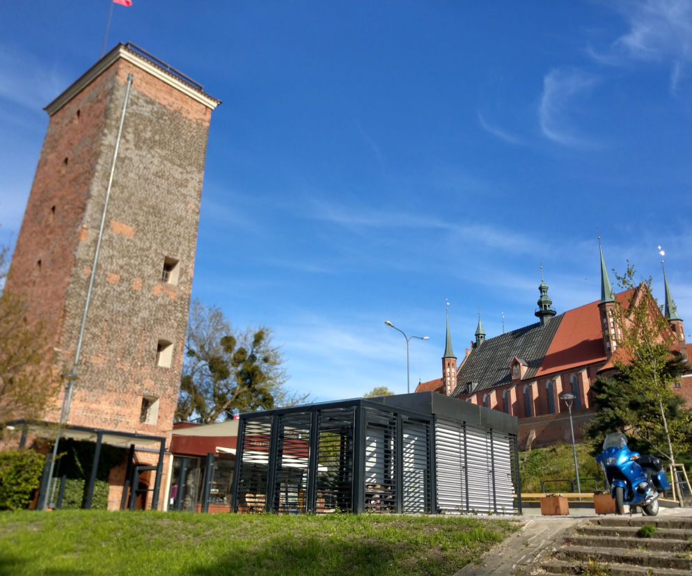Niemi Świadkowie w Wieży Wodnej we Fromborku. Ciekawa wystawa w ciekawym zabytku