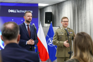 Wojska Obrony Cyberprzestrzeni na czele Europy. Kosiniak-Kamysz ogłasza erę AI w polskiej armii