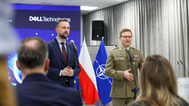 Wojska Obrony Cyberprzestrzeni na czele Europy. Kosiniak-Kamysz ogłasza erę AI w polskiej armii