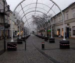Radom szykuje się na święta. Trwa montaż ozdób