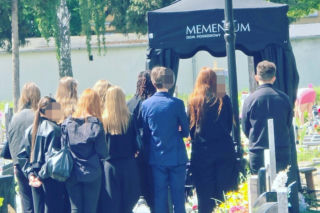 „Najtrudniej żegna się dzieci”. Poruszające słowa po pogrzebie 15-letniej Amelii