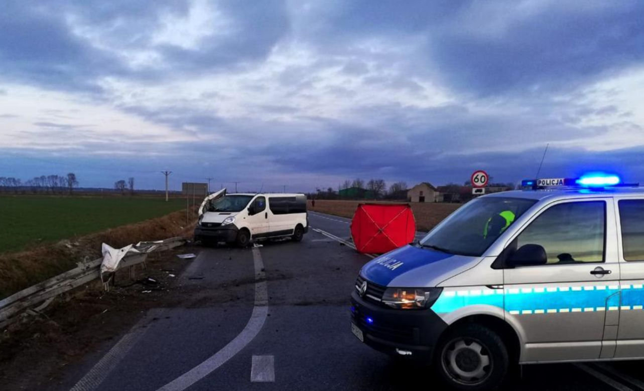 Po śmiertelnym wypadku policja wytyczyła objazdy 