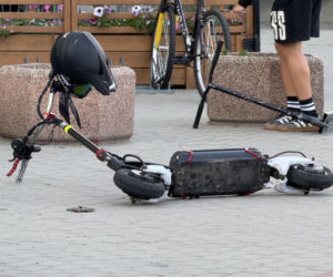 17-latek na hulajnodze elektrycznej potrącił dziecko. 3-latek trafił do szpitala