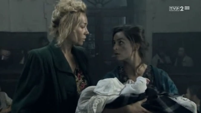 Czas honoru Powstanie odc. 8. Emilia (Sonia Bohosiewicz), Lena (Agnieszka Więdłocha)