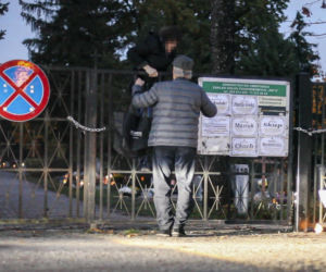 Ludzie włamują się na cmentarze 