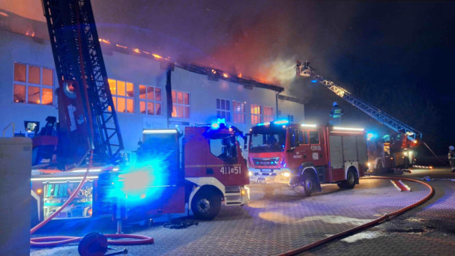 Hajnówka. Pożar sklepu meblowego. Milionowe straty