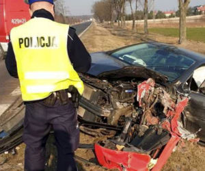Drogowa masakra pod Garwolinem. Z audi zostały strzępy. Lądował śmigłowiec, są ranni