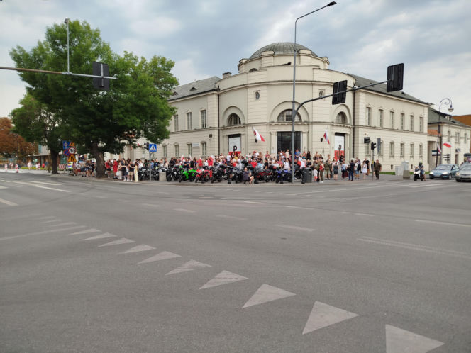 „Cześć i chwała bohaterom!”. Siedlczanie spotkali się w centrum miasta, by uczcić 82. rocznicę wybuchu Powstania Warszawskiego