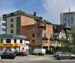 Samowola budowlana Czarny Kot przy ul. Okopowej 65 w Warszawie