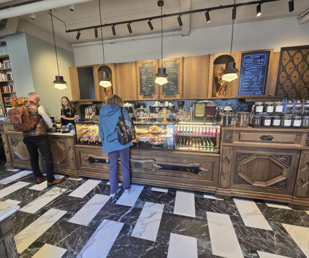 Nowa kawiarnia na mapie Gdańska. Green Caffè Nero postawiło na historię, rzemiosło i jesienne smaki