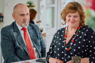 Na Wspólnej, odcinek 4242: Jolanta na randce z Bożydarem! W zemście odbije Milenie męża? - ZDJĘCIA 