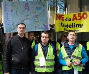 Dramat setek rodzin pod Warszawą! Nowa autostrada zburzy ich domy?! „Żyjemy na bombie”