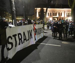 Wielki protest kobiet w Warszawie 27.01.2021. Trybunał Konstytucyjny opublikował uzasadnienie wyroku 